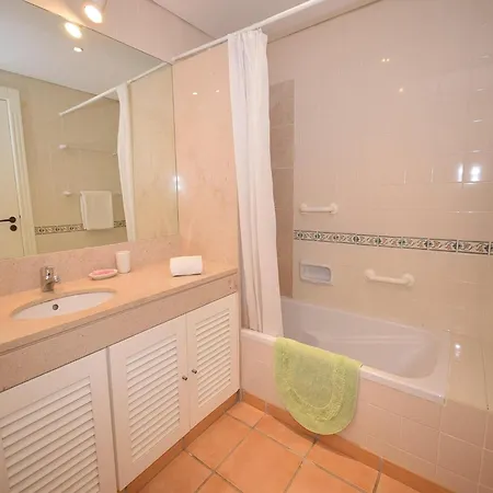 Sunny Balcony And Pool Apartman